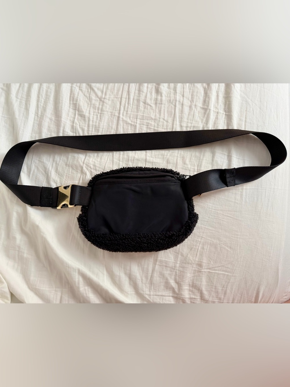 lululemon athletica Black Sherpa Crossbody Belt Bag with Gold Hardware - Picture 2 of 2